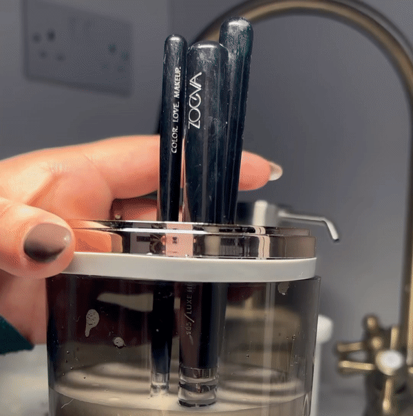 Makeup Brush Cleaner - Gleosense® – GLEOSENSE